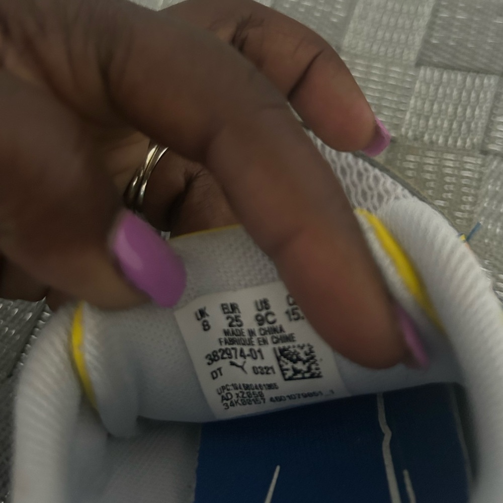 Puma toddler size sneakers - Picture 9 of 9